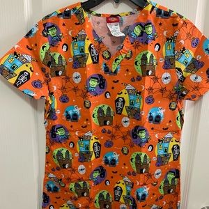 Dickies Scrub Top XS Halloween like new